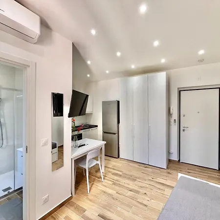 Orangerie-Menton City Center Studio Apartment 아파트 *
