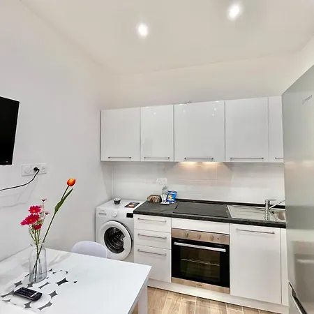 Orangerie-Menton City Center Studio Apartment * 멍똥